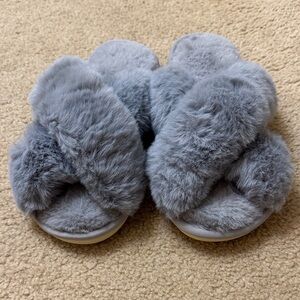 Cozy Gray Faux Fur Women's Slippers